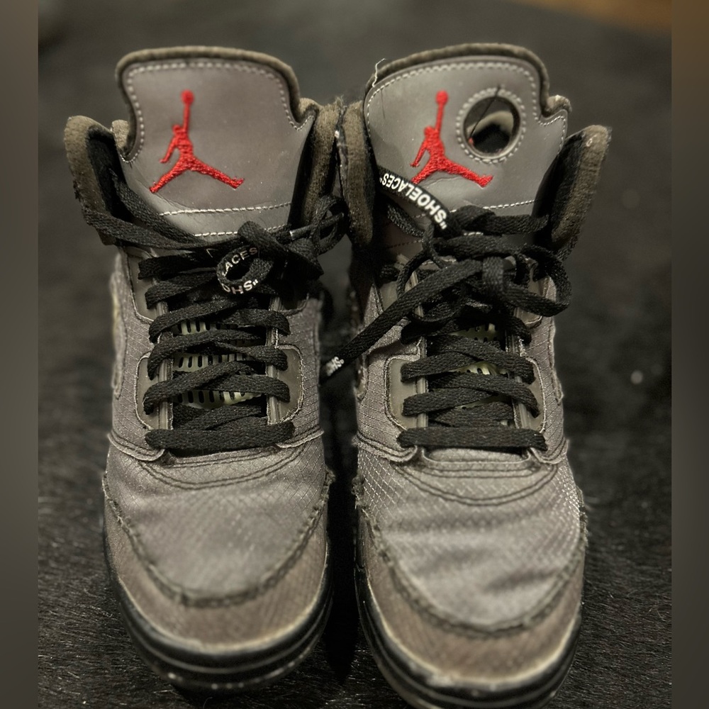 Nike x-off white kids Jordan 5 Retro SP grade school size 3.5